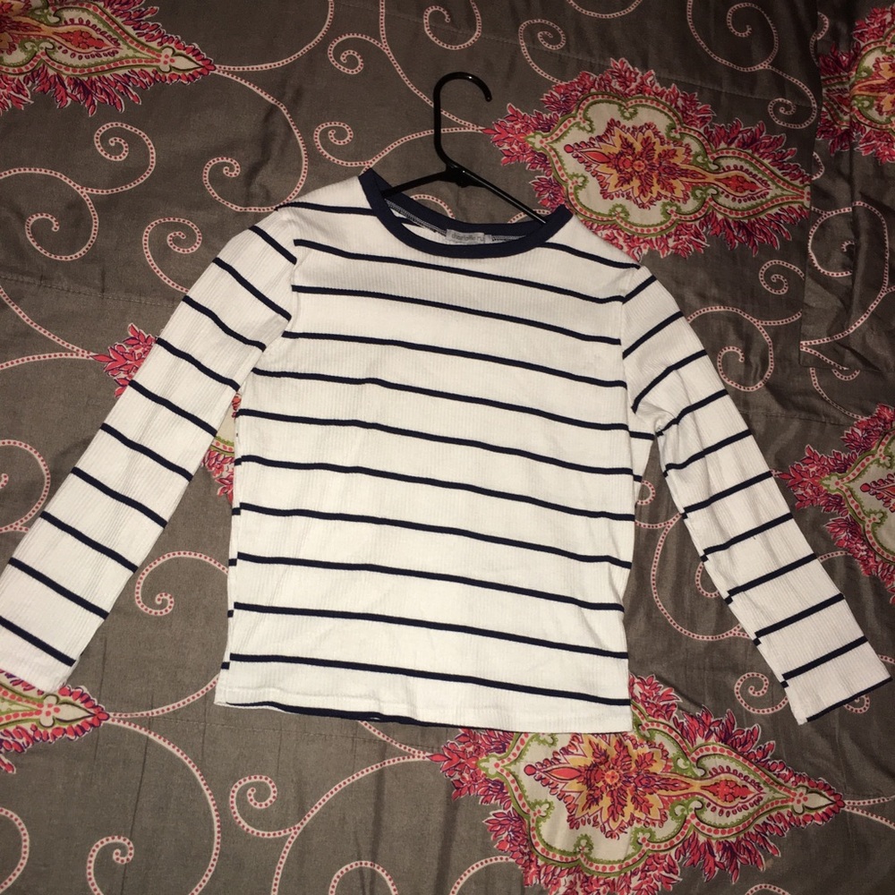 Striped half way sleeved shirt
